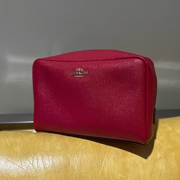 Coach authentic Boxy Cosmetic Case - Picture 2 of 7